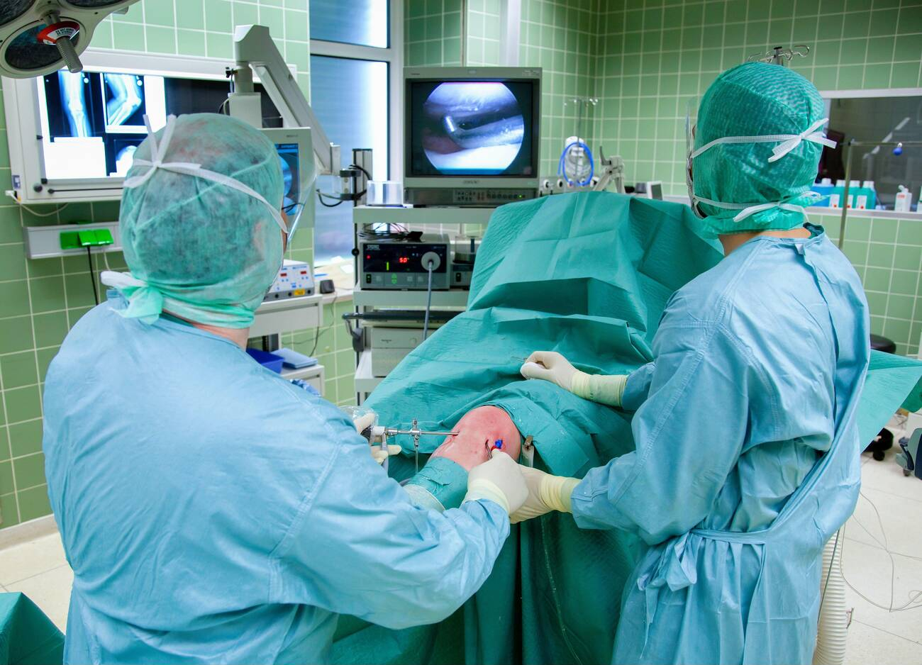 Minimally Invasive Fracture Surgery in Delhi - patient receiving image-guided fracture fixation