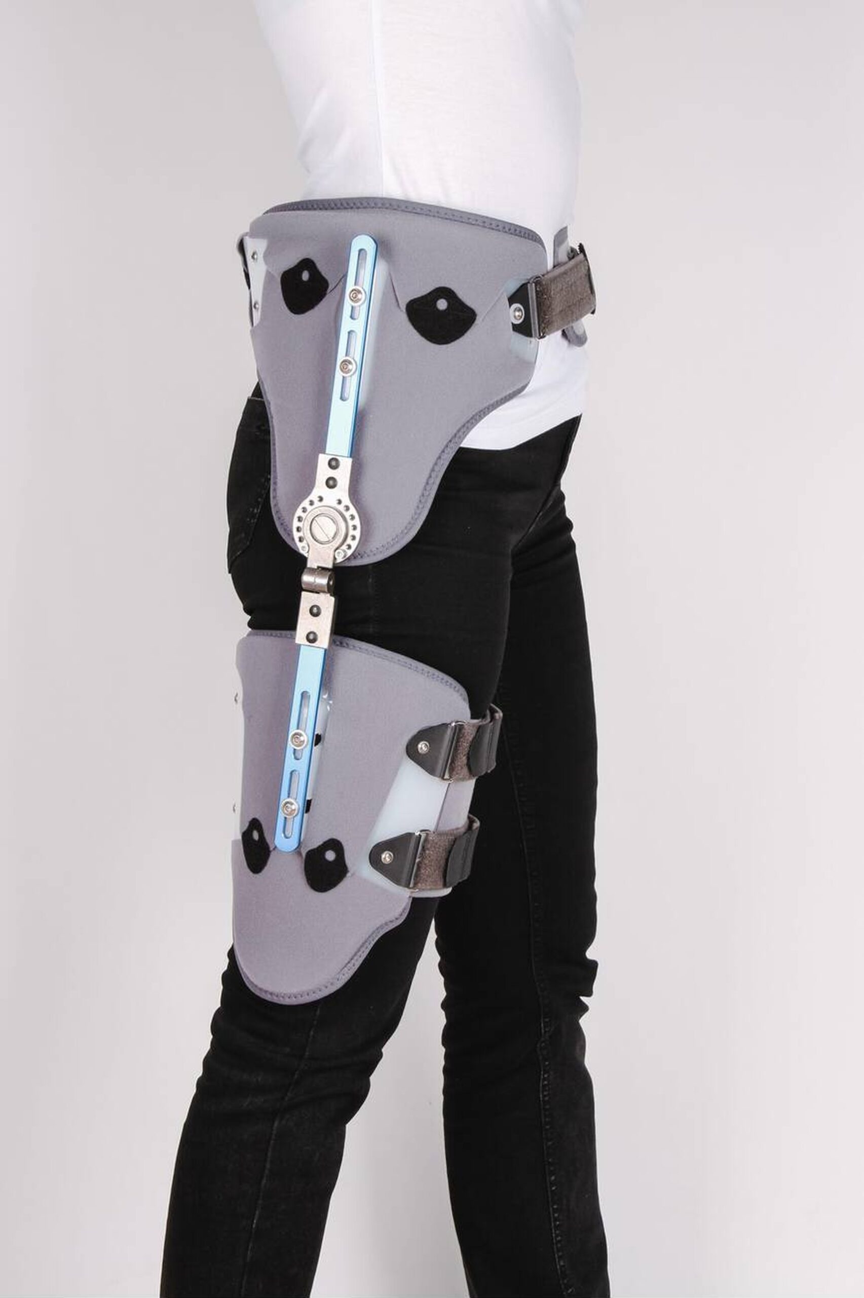 Week‑by‑week knee replacement recovery timeline with milestones.