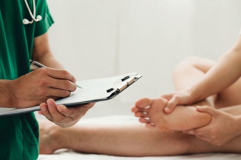 Recovery and criteria-based rehabilitation after foot and ankle surgery in Delhi